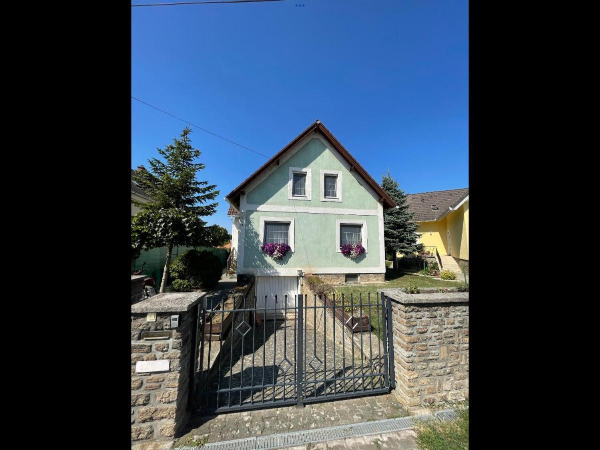 Rebeka Panzio Bed & Breakfast Tihany Exterior photo